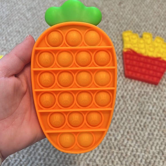 6 Food Pop-it Fidget Toys - Picture 7 of 8